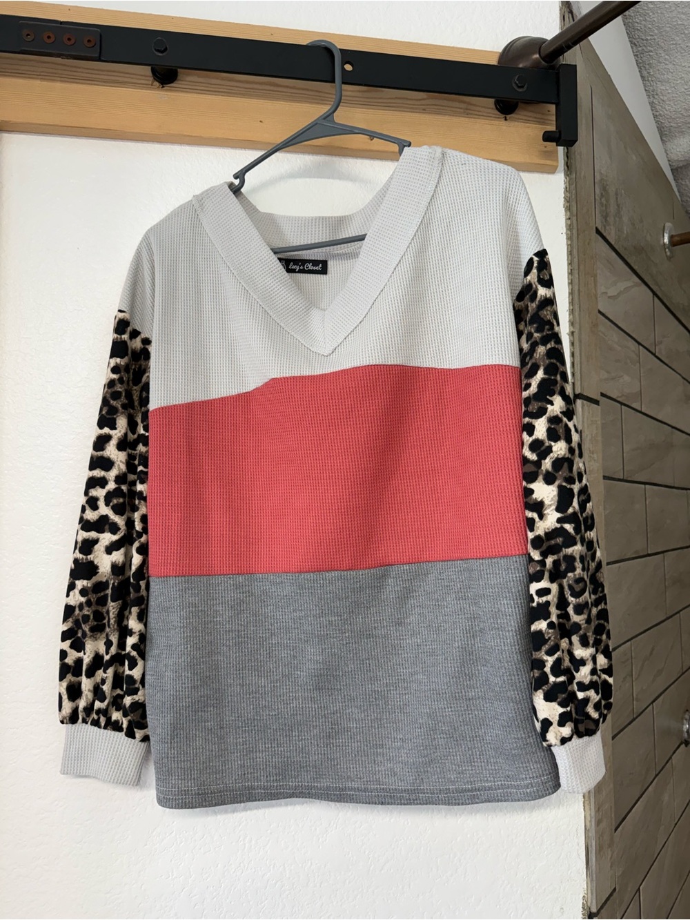 Colorblock V-Neck Sweater with Leopard Sleeves - Gray/Coral